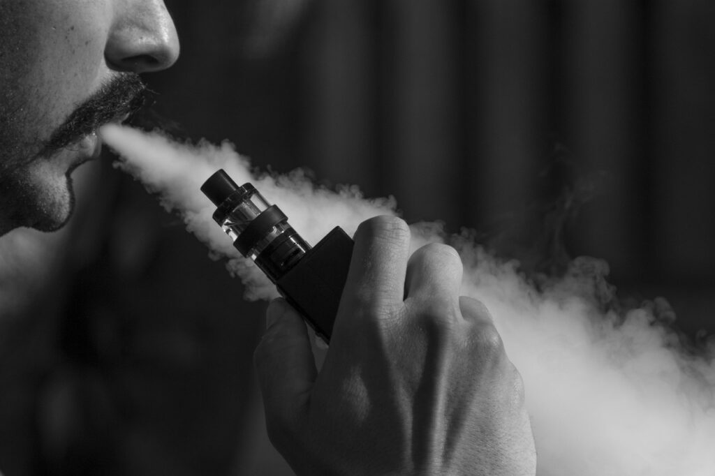 Vaping e-cig