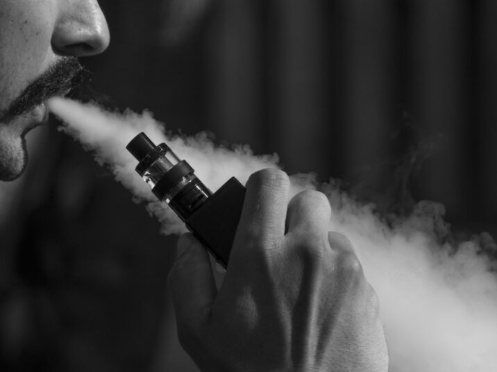 Vaping e-cig